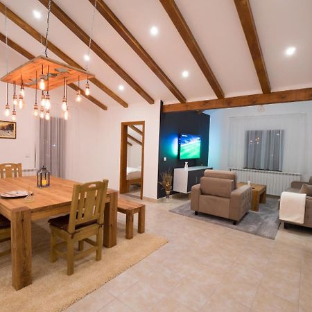 Bergkranc Hotel & Resort パレ エクステリア 写真